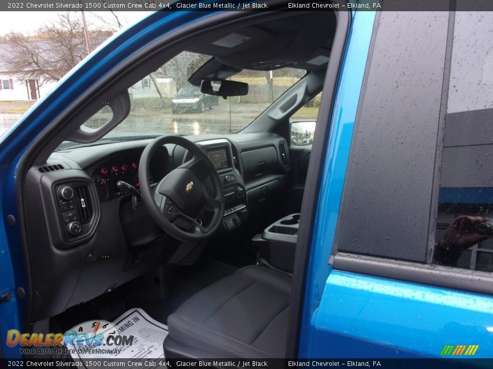 2022 Chevrolet Silverado 1500 Custom Crew Cab 4x4 Glacier Blue Metallic / Jet Black Photo #14