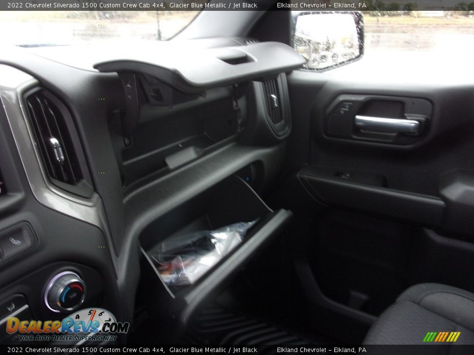 2022 Chevrolet Silverado 1500 Custom Crew Cab 4x4 Glacier Blue Metallic / Jet Black Photo #32