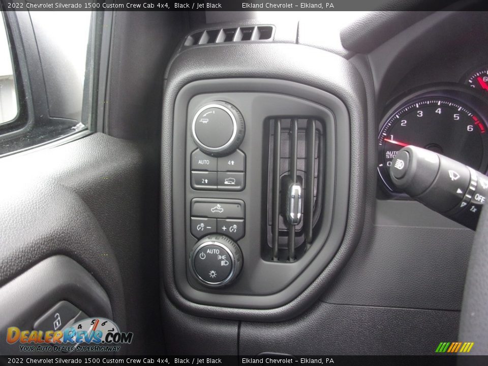 Controls of 2022 Chevrolet Silverado 1500 Custom Crew Cab 4x4 Photo #24