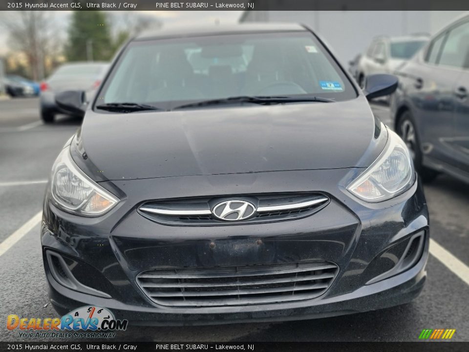 2015 Hyundai Accent GLS Ultra Black / Gray Photo #2