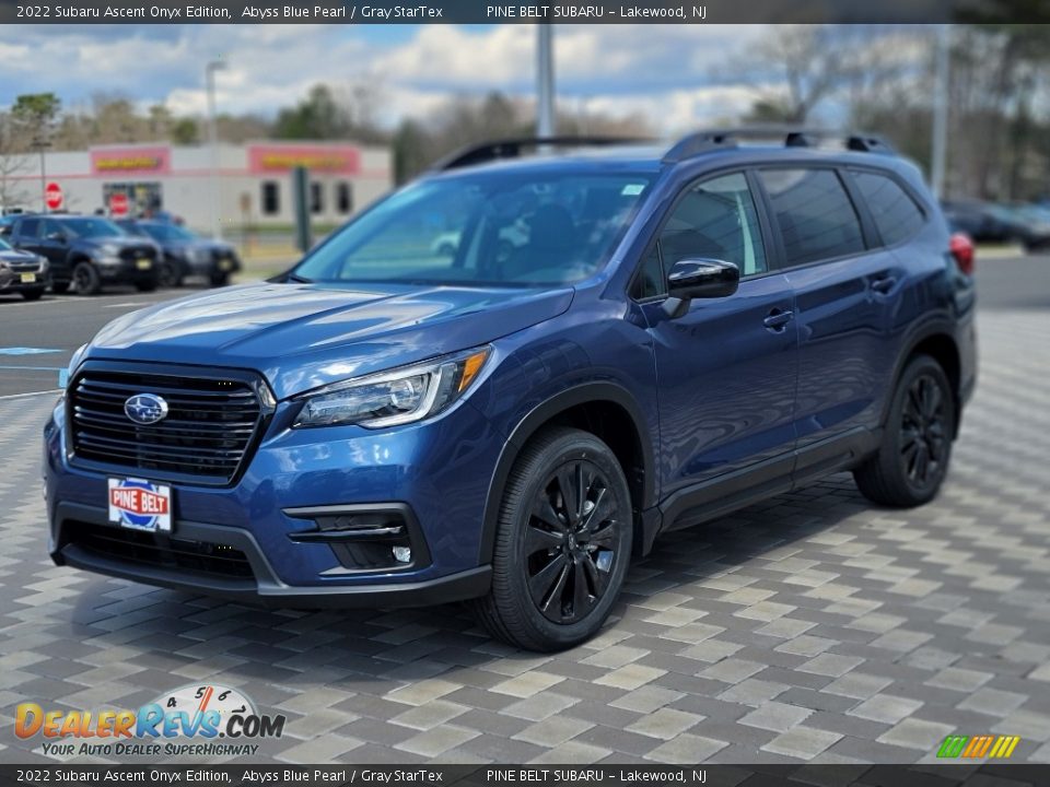 Front 3/4 View of 2022 Subaru Ascent Onyx Edition Photo #1