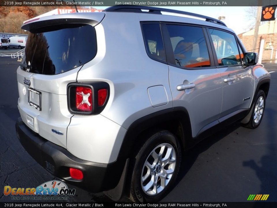 2018 Jeep Renegade Latitude 4x4 Glacier Metallic / Black Photo #2