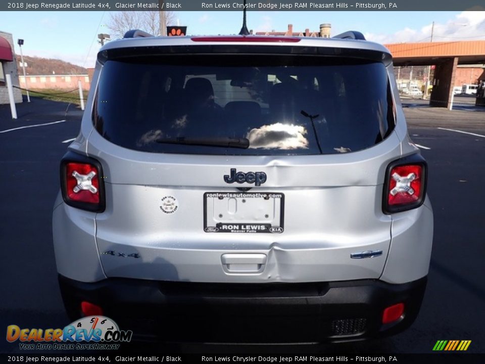 2018 Jeep Renegade Latitude 4x4 Glacier Metallic / Black Photo #3