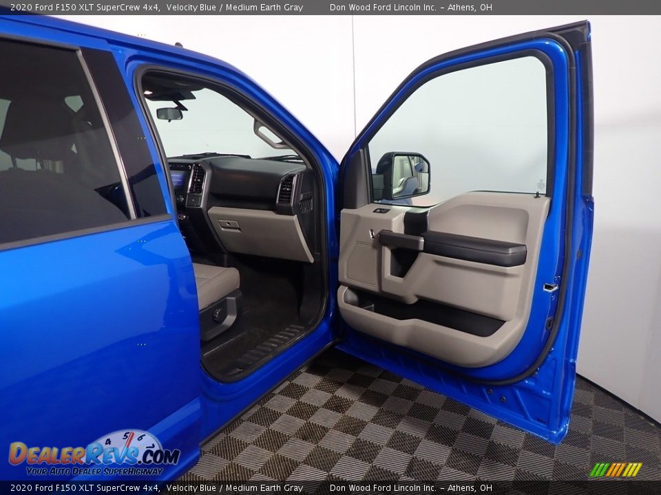 2020 Ford F150 XLT SuperCrew 4x4 Velocity Blue / Medium Earth Gray Photo #32