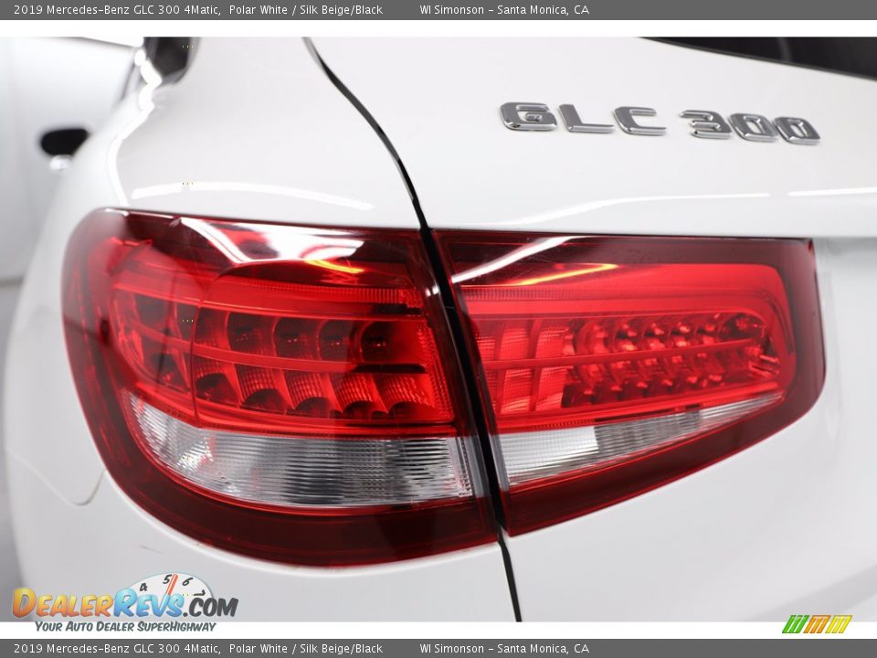 2019 Mercedes-Benz GLC 300 4Matic Polar White / Silk Beige/Black Photo #12