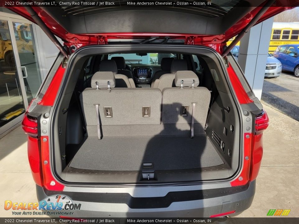 2022 Chevrolet Traverse LT Trunk Photo #6