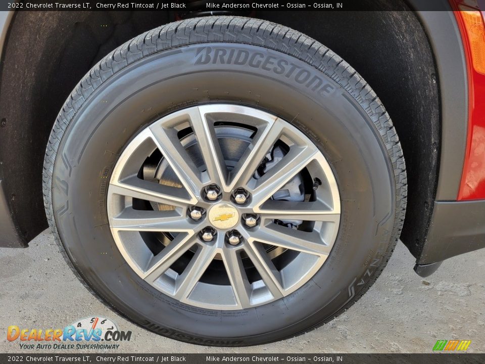 2022 Chevrolet Traverse LT Wheel Photo #13