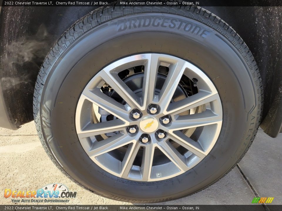 2022 Chevrolet Traverse LT Wheel Photo #14