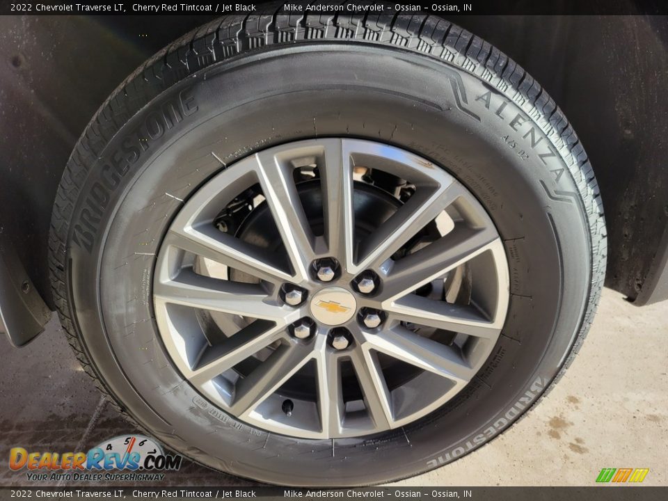 2022 Chevrolet Traverse LT Wheel Photo #15