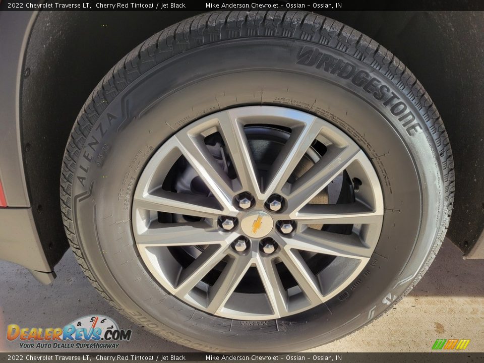 2022 Chevrolet Traverse LT Wheel Photo #16