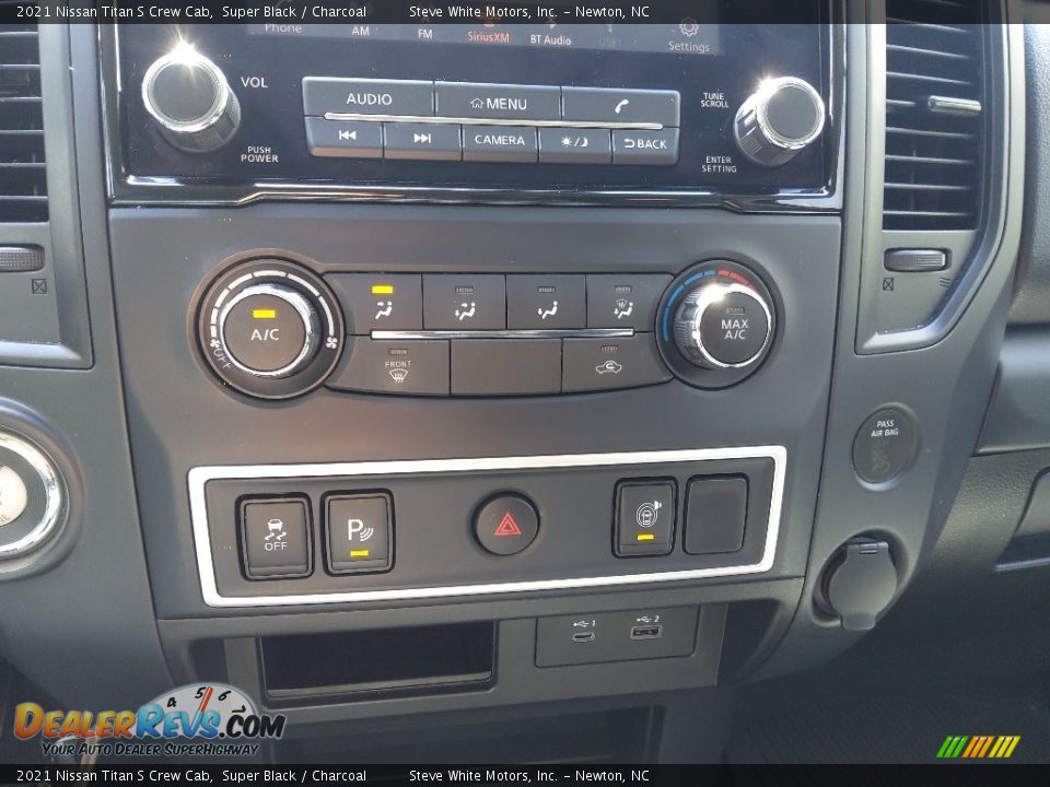 Controls of 2021 Nissan Titan S Crew Cab Photo #25