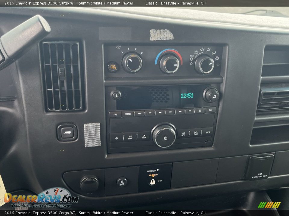 Controls of 2016 Chevrolet Express 3500 Cargo WT Photo #5