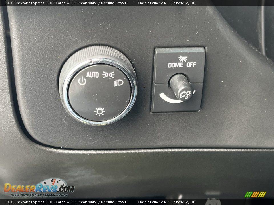 Controls of 2016 Chevrolet Express 3500 Cargo WT Photo #8