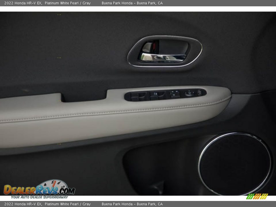2022 Honda HR-V EX Platinum White Pearl / Gray Photo #32