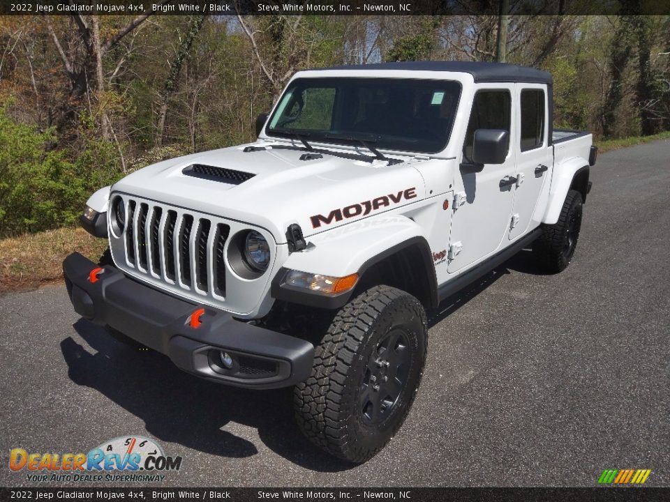 2022 Jeep Gladiator Mojave 4x4 Bright White / Black Photo #2