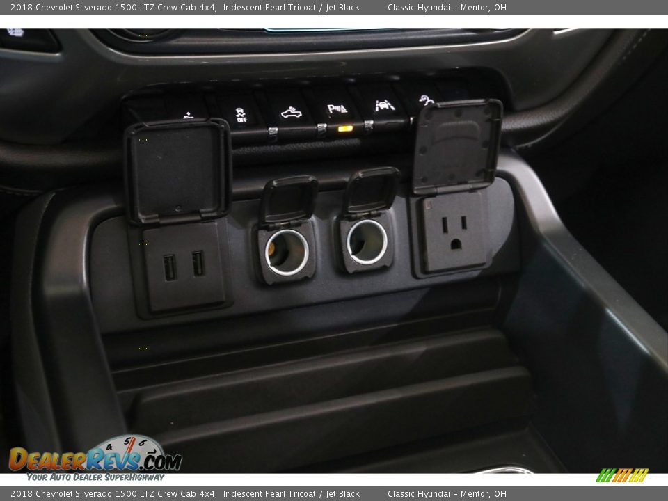 2018 Chevrolet Silverado 1500 LTZ Crew Cab 4x4 Iridescent Pearl Tricoat / Jet Black Photo #16