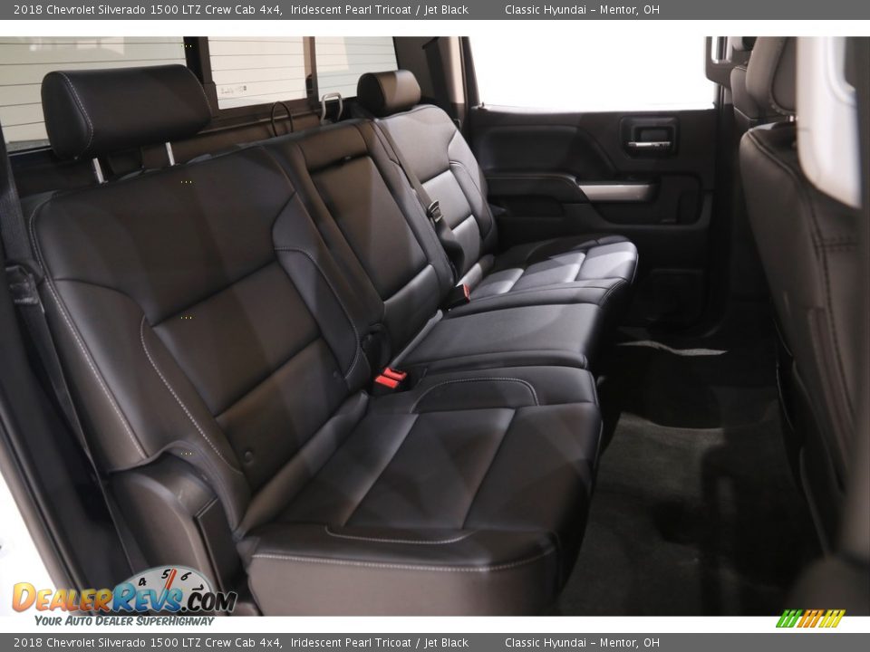 2018 Chevrolet Silverado 1500 LTZ Crew Cab 4x4 Iridescent Pearl Tricoat / Jet Black Photo #18