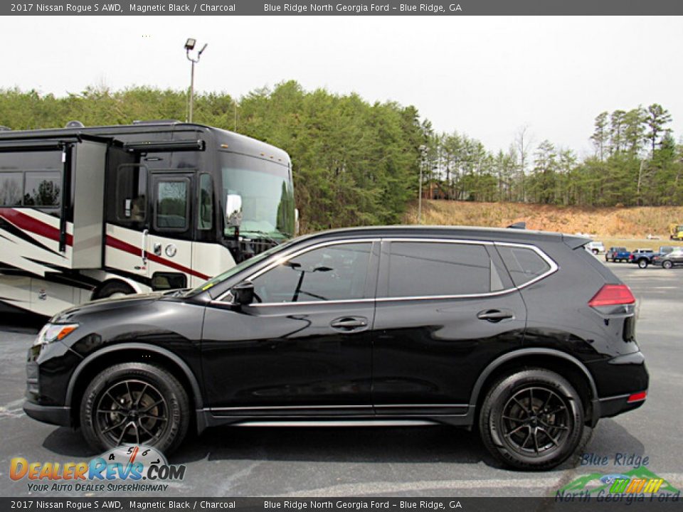 2017 Nissan Rogue S AWD Magnetic Black / Charcoal Photo #2