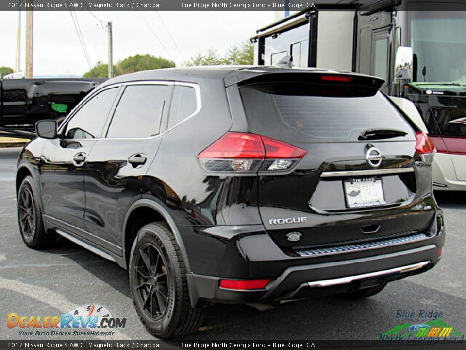 2017 Nissan Rogue S AWD Magnetic Black / Charcoal Photo #3