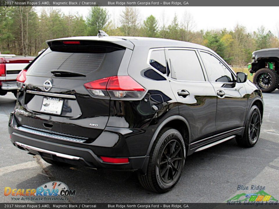 2017 Nissan Rogue S AWD Magnetic Black / Charcoal Photo #5