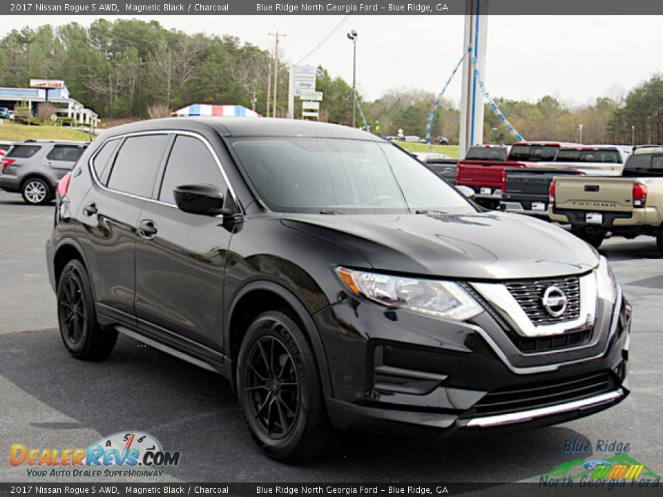 2017 Nissan Rogue S AWD Magnetic Black / Charcoal Photo #7