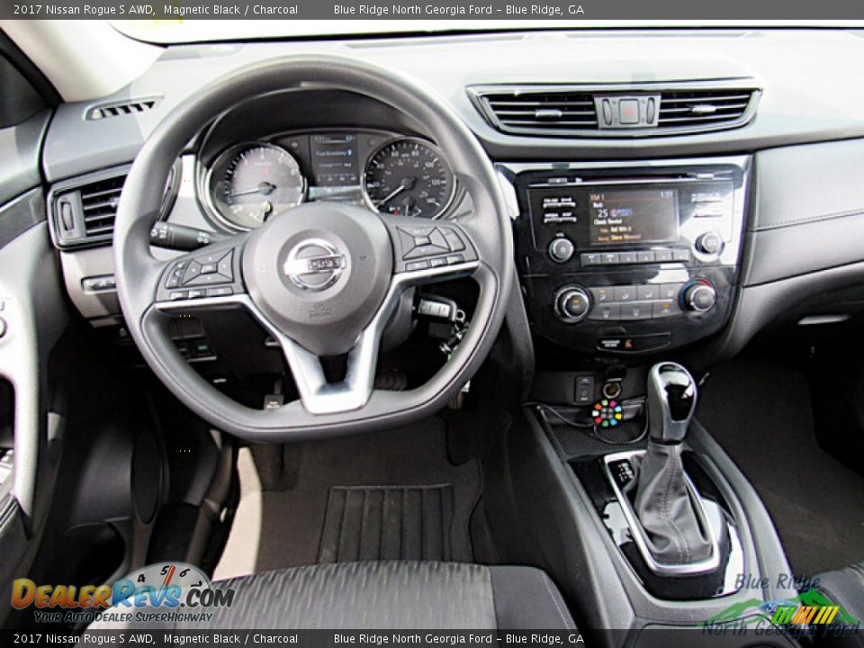 2017 Nissan Rogue S AWD Magnetic Black / Charcoal Photo #15