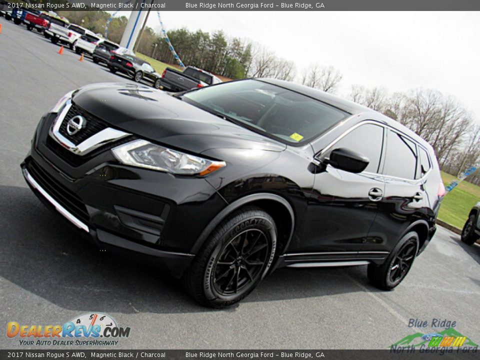 2017 Nissan Rogue S AWD Magnetic Black / Charcoal Photo #24