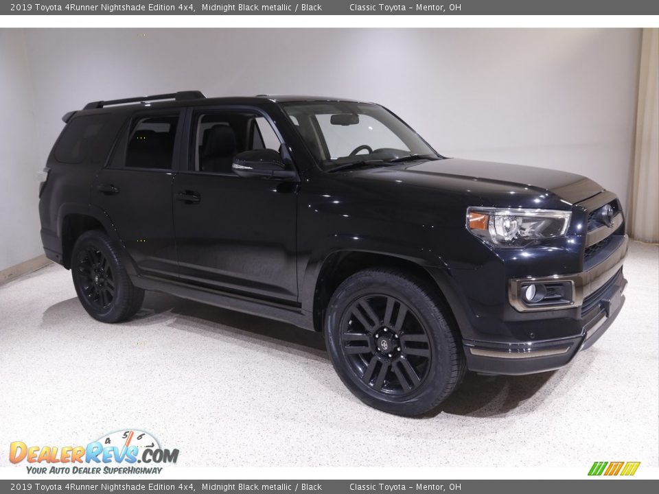 Front 3/4 View of 2019 Toyota 4Runner Nightshade Edition 4x4 Photo #1