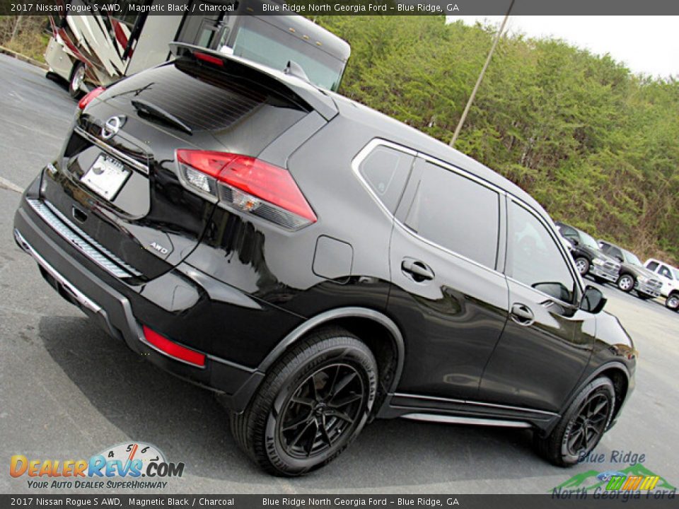 2017 Nissan Rogue S AWD Magnetic Black / Charcoal Photo #26