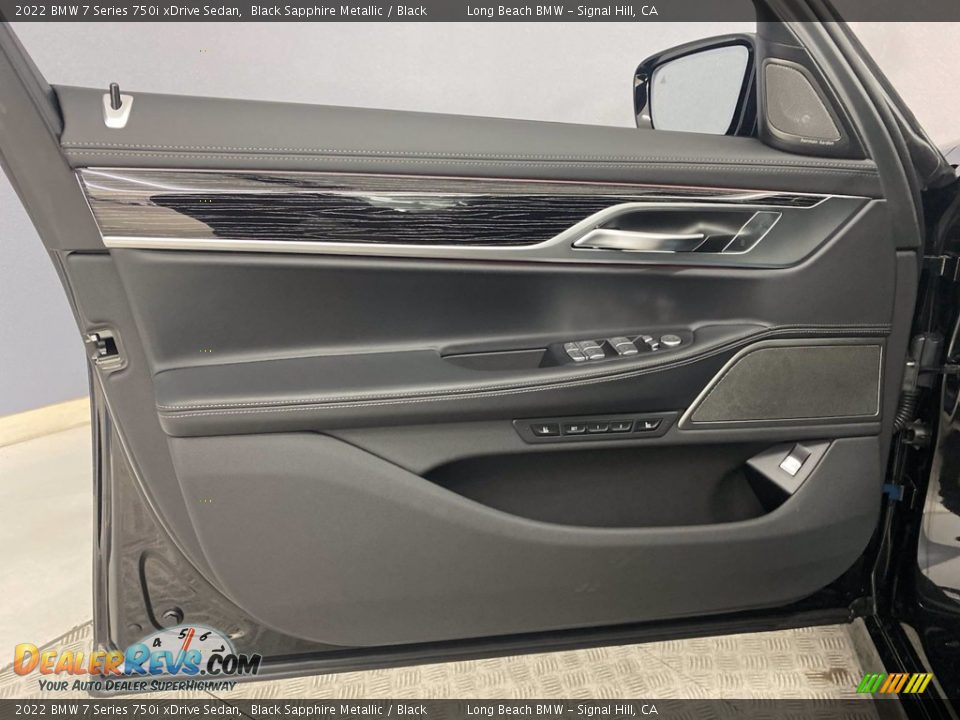 Door Panel of 2022 BMW 7 Series 750i xDrive Sedan Photo #10