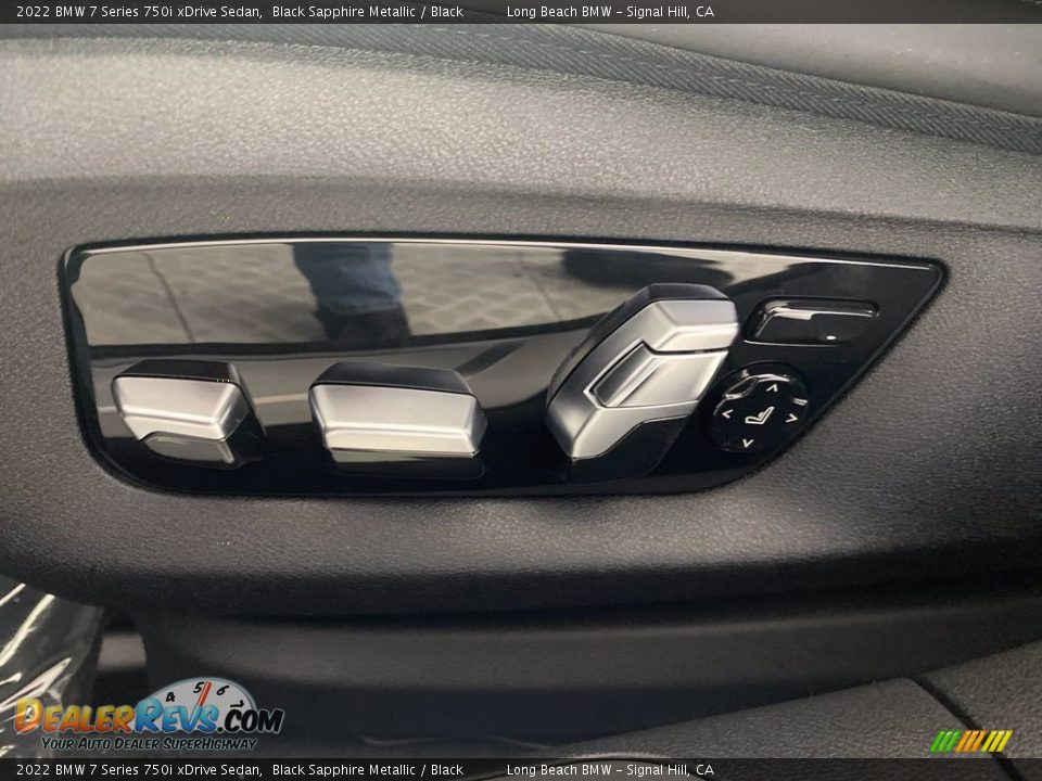 Controls of 2022 BMW 7 Series 750i xDrive Sedan Photo #11