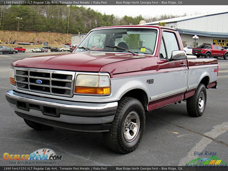 Front 3/4 View of 1996 Ford F150 XLT Regular Cab 4x4 Photo #1