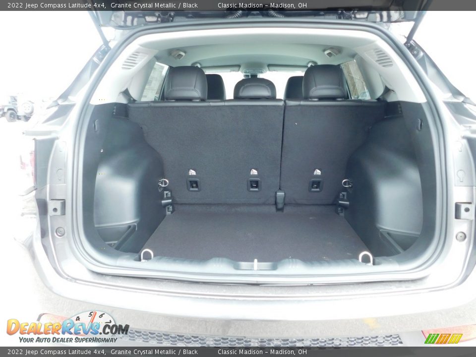 2022 Jeep Compass Latitude 4x4 Granite Crystal Metallic / Black Photo #5
