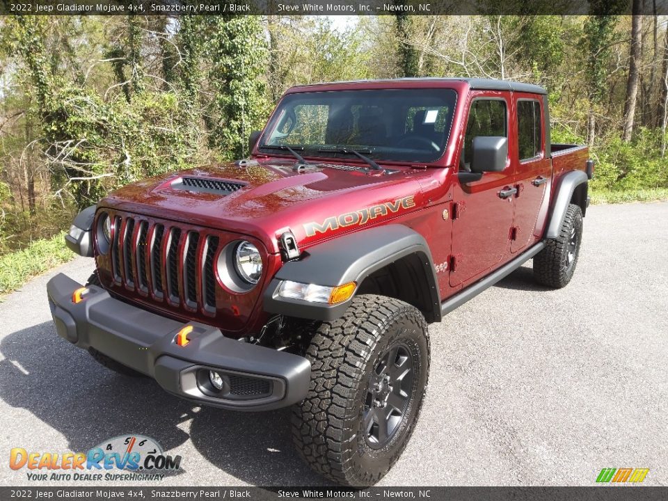 Front 3/4 View of 2022 Jeep Gladiator Mojave 4x4 Photo #2