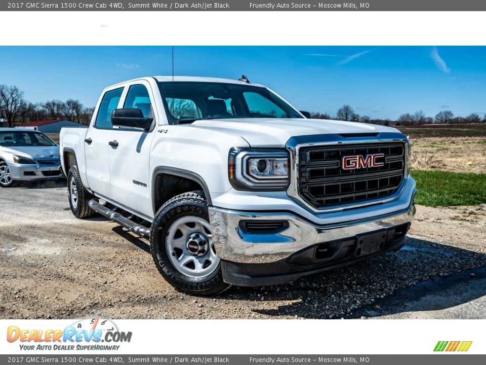 Front 3/4 View of 2017 GMC Sierra 1500 Crew Cab 4WD Photo #1