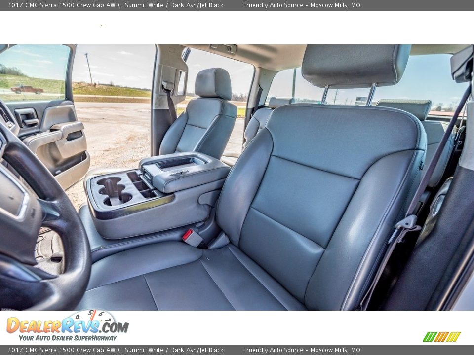 Front Seat of 2017 GMC Sierra 1500 Crew Cab 4WD Photo #17