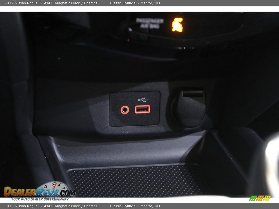 2019 Nissan Rogue SV AWD Magnetic Black / Charcoal Photo #12