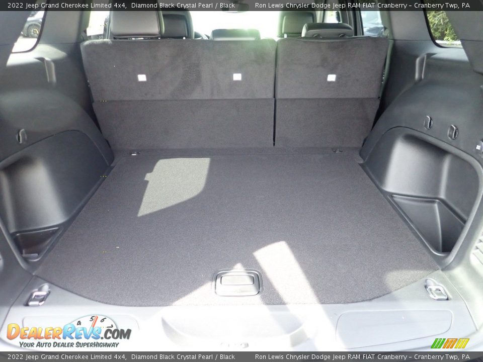 2022 Jeep Grand Cherokee Limited 4x4 Diamond Black Crystal Pearl / Black Photo #5