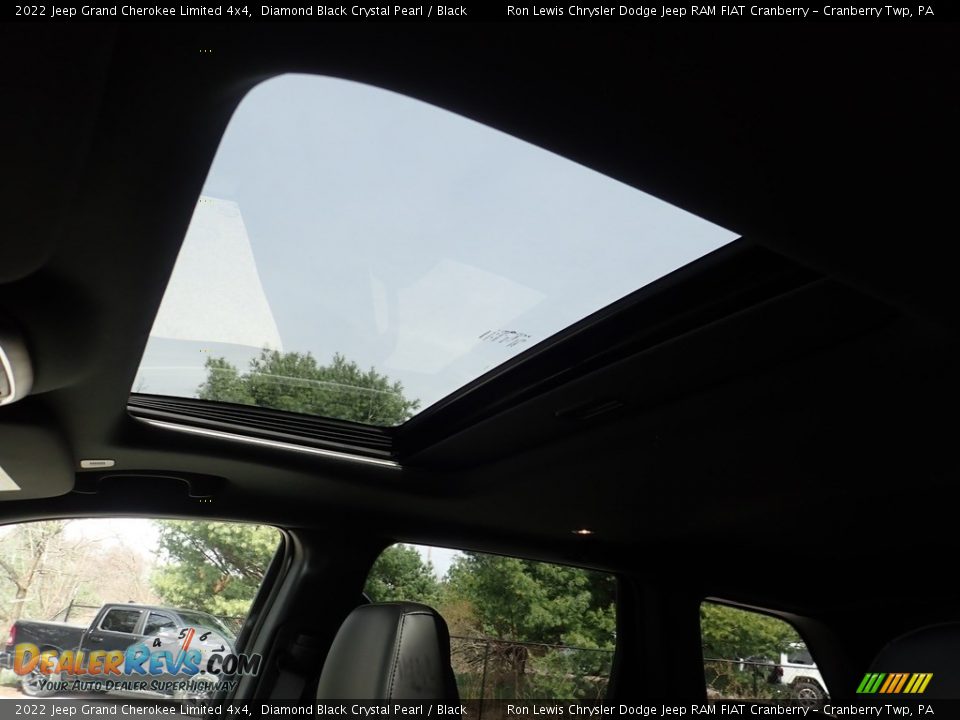 2022 Jeep Grand Cherokee Limited 4x4 Diamond Black Crystal Pearl / Black Photo #15