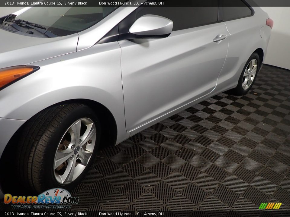 2013 Hyundai Elantra Coupe GS Silver / Black Photo #11