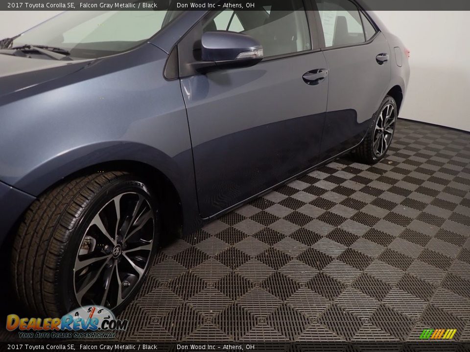 2017 Toyota Corolla SE Falcon Gray Metallic / Black Photo #10