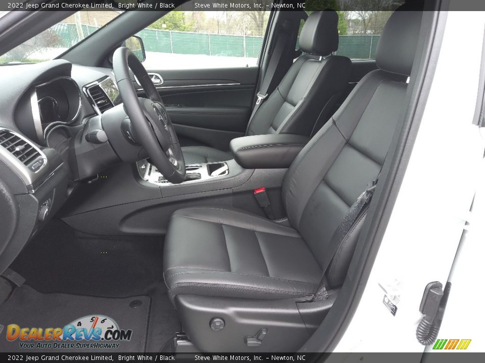 Front Seat of 2022 Jeep Grand Cherokee Limited Photo #10