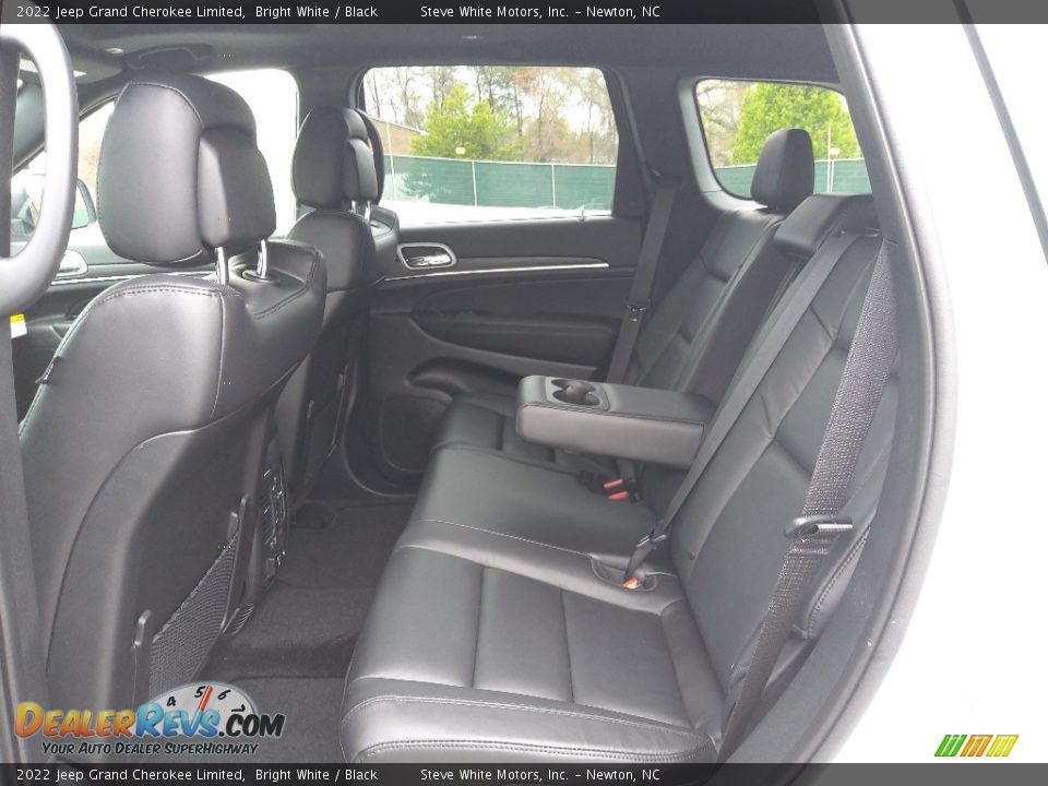 Rear Seat of 2022 Jeep Grand Cherokee Limited Photo #13