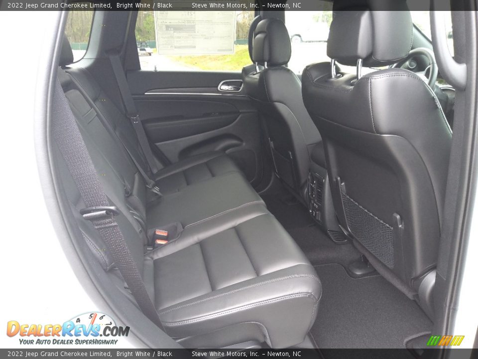 Rear Seat of 2022 Jeep Grand Cherokee Limited Photo #16