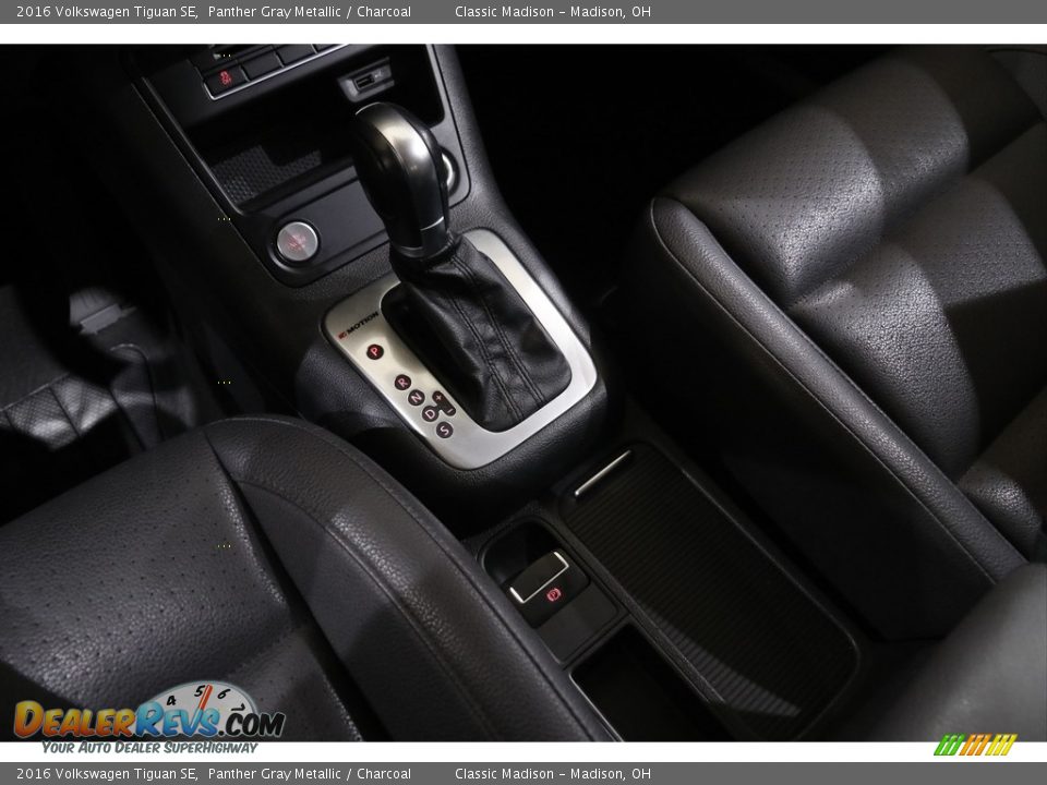 2016 Volkswagen Tiguan SE Shifter Photo #12