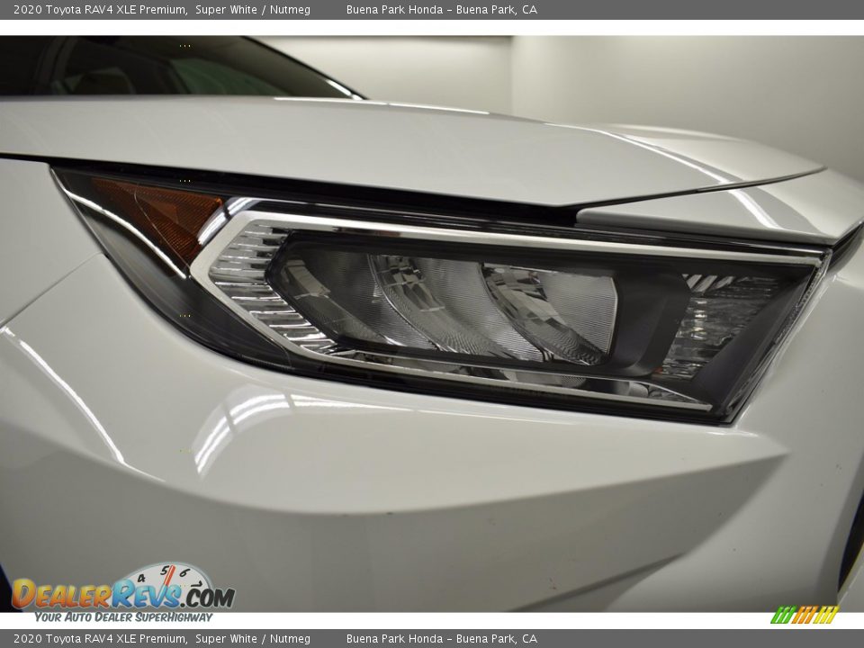 2020 Toyota RAV4 XLE Premium Super White / Nutmeg Photo #9