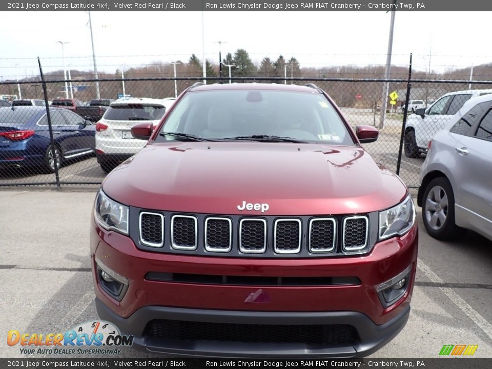 2021 Jeep Compass Latitude 4x4 Velvet Red Pearl / Black Photo #2