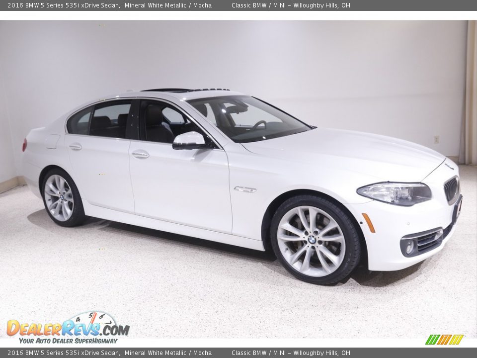 2016 BMW 5 Series 535i xDrive Sedan Mineral White Metallic / Mocha Photo #1