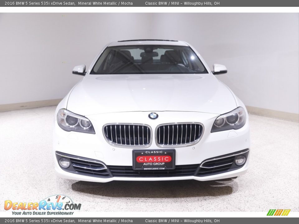 2016 BMW 5 Series 535i xDrive Sedan Mineral White Metallic / Mocha Photo #2