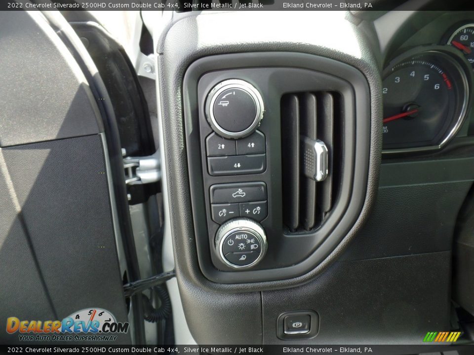Controls of 2022 Chevrolet Silverado 2500HD Custom Double Cab 4x4 Photo #24